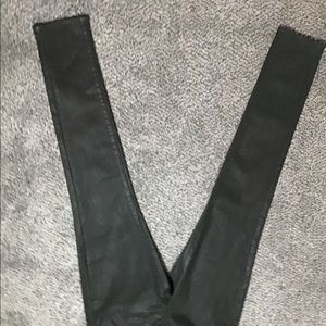 Woman’s hunter green jeans